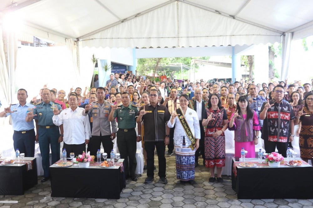 Gubenur NTT Resmi Mengukuhkan Bunda Literasi NTT , Kamis (11/12/2025). 